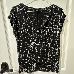 Ann Taylor Black Geometric Pattern Short Sleeve Top